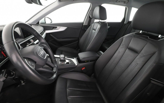 Audi A4 cena 79000 przebieg: 142330, rok produkcji 2018 z Lublin małe 352